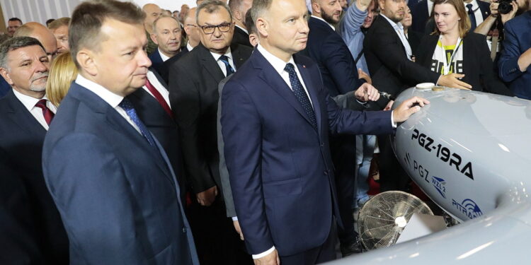 05.09.2022. Kielce. Prezydent Andrzej Duda i minister obrony narodowej Mariusz Błaszczak wizytują 30. Międzynarodowy Salon Przemysłu Obronnego / Fot. Wiktor Taszłow - Radio Kielce