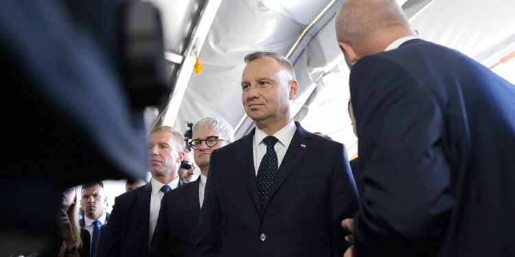 05.09.2022. Kielce. Prezydent Andrzej Duda i minister obrony narodowej Mariusz Błaszczak wizytują 30. Międzynarodowy Salon Przemysłu Obronnego / Fot. Wiktor Taszłow - Radio Kielce