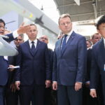 05.09.2022. Kielce. Prezydent Andrzej Duda i minister obrony narodowej Mariusz Błaszczak wizytują 30. Międzynarodowy Salon Przemysłu Obronnego / Fot. Wiktor Taszłow - Radio Kielce