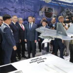 05.09.2022. Kielce. Prezydent Andrzej Duda i minister obrony narodowej Mariusz Błaszczak wizytują 30. Międzynarodowy Salon Przemysłu Obronnego / Fot. Wiktor Taszłow - Radio Kielce