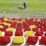 02.09.2022. Kielce. Suzuki Arena. Żółto-czerwone krzesełka / Fot. Jarosław Kubalski - Radio Kielce