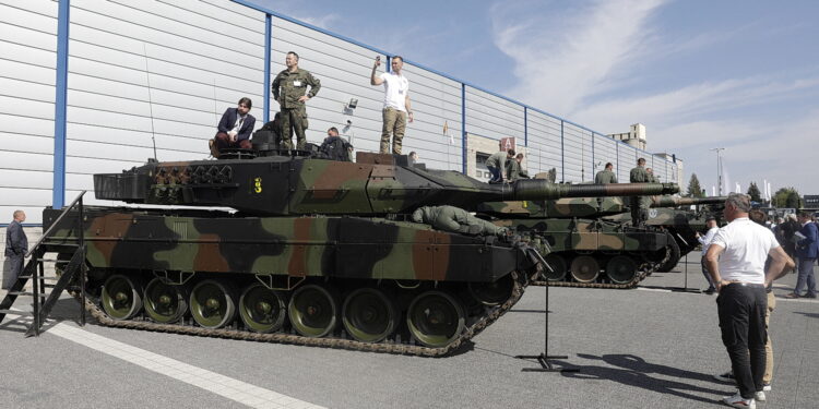 08.09.2022 Targi Kielce. Międzynarodowy Salon Przemysłu Obronnego. MSPO. Leopard / Fot. Jarosław Kubalski - Radio Kielce