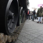 Tłumy biegające pomiędzy Krabem, dronem i... grochówką - Radio Kielce