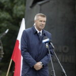 11.09.2022 Kielce. Pomnik Homo Homini. Obchody rocznicy ataków na WTC z 11 września 2001 r. Na zdjęciu prezydent Kielc Bogdan Wenta / Fot. Jarosław Kubalski - Radio Kielce