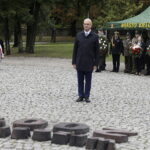 11.09.2022 Kielce. Pomnik Homo Homini. Obchody rocznicy ataków na WTC z 11 września 2001 r. Na zdjęciu wiceminister spraw zagranicznych Piotr Wawrzyk / Fot. Jarosław Kubalski - Radio Kielce