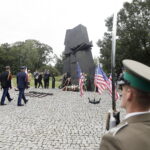 11.09.2022 Kielce. Pomnik Homo Homini. Obchody rocznicy ataków na WTC z 11 września 2001 r. / Fot. Jarosław Kubalski - Radio Kielce