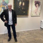 24.09.2022. Sandomierz. Wystawa prac Michała Bacy. Na zdjęciu: Michał Baca / Fot. Grażyna Szlęzak - Radio Kielce