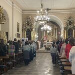 29.09.2022. Ostrowiec Św. Poświęcenie sztandaru Katolickiego Liceum Ogólnokształcącego im. ks. Marcina Popiela / Fot. Emilia Sitarska - Radio Kielce