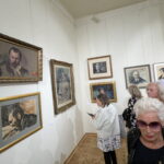 11.09.2022. Ostrowiec Świętokrzyski. Wystawa prac Leona Wyczółkowskiego w Pałacu Wielopolskich. / Fot. Emilia Sitarska - Radio Kielce