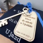 Szkoła w Ujeździe na nowy rok stała się większa - Radio Kielce 01.09.2022. Ujazd. Rozpoczęcie nowego roku szkolnego oraz otwarcie nowego pawilonu szkoły i boiska / fot. Emilia Sitarska - Radio Kielce