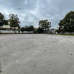 22.09.2022. Kielce. Szkoła Podstawowa nr 2. Plac, na którym powstanie nowe boisko / fot. Wiktor Taszłow - Radio Kielce