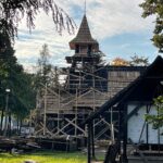 Kielce. Białogon. Drewniany kościół p.w. Przemienienia Pańskiego / Fot. Wiktor Taszłow - Radio Kielce