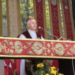 24.09.2022. Święty Krzyż. Zakończenie XXIII Świętokrzyskiego Rajdu Pielgrzymkowego. Na zdjęciu: bp Jan Piotrowski - ordynariusz diecezji kieleckiej / Fot. Anna Głąb - Radio Kielce