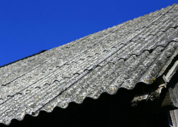 Wymiana dachów z azbestu w gospodarstwach rolnych – nabór wniosków od 17 października - Radio Kielce