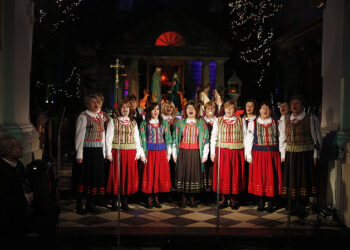 RYM SIĘ NIESIE PO POLU PO LESIE. „Wyszłabym za dziada” [POSŁUCHAJ] - Radio Kielce