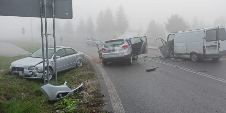 31.10.2022. Staszów. Wypadek na DK 764 / źródło: KPP Staszów