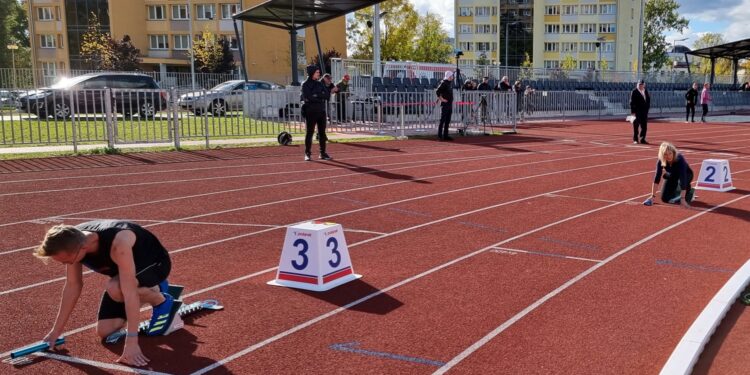 Lekkoatleci rywalizowali w sztafecie pokoleń