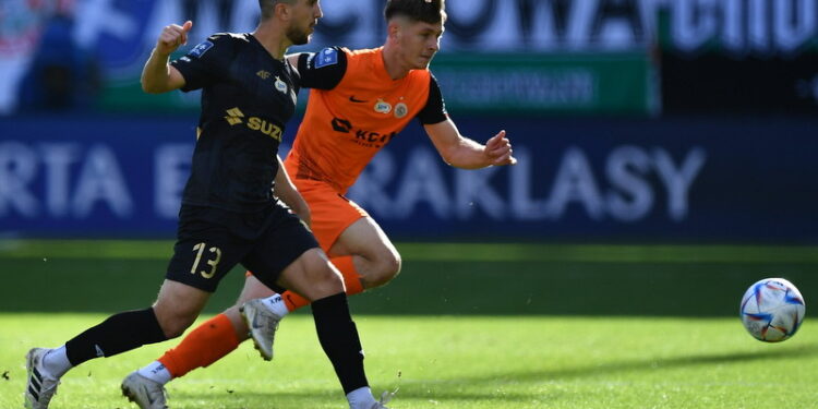 09.10.2022. Lubin. 12. kolejka PKO BP Ekstraklasy: Zagłębie Lubin - Korona Kielce / Fot. Maciej Kulczyński - PAP