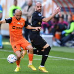 09.10.2022. Lubin. 12. kolejka PKO BP Ekstraklasy: Zagłębie Lubin - Korona Kielce. Na zdjęciu (od lewej): Tornike Gaprindaszwili - Zagłębie Lubin i Sasa Balić - Korona Kielce / Fot. Maciej Kulczyński - PAP