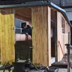 Wagon typu "letniak" w czasie trwania remontu / Fot. Świętokrzyska Kolejka Wąskotorowa Ciuchcia Ponidzie