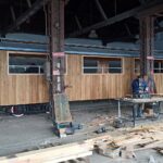 Wagon typu "letniak" w czasie trwania remontu / Fot. Świętokrzyska Kolejka Wąskotorowa Ciuchcia Ponidzie