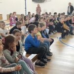 25.10.2022. Bałtów. Kampania edukacyjna dotycząca odblasków / Fot. Emilia Sitarska - Radio Kielce