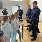 25.10.2022. Bałtów. Kampania edukacyjna dotycząca odblasków / Fot. Emilia Sitarska - Radio Kielce