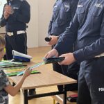 25.10.2022. Bałtów. Kampania edukacyjna dotycząca odblasków / Fot. Emilia Sitarska - Radio Kielce