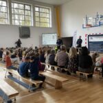 25.10.2022. Bałtów. Kampania edukacyjna dotycząca odblasków / Fot. Emilia Sitarska - Radio Kielce