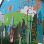 Do Pacanowa zawitają bohaterowie bajek - Radio Kielce 08.10.2022. Pacanów. Bajowy mural / Fot. Marta Gajda-Kruk - Radio Kielce