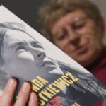 07.10.2022. Kielce. Biografie dwóch kobiet. Elżbieta Sieradzińska – autorka książki „Wanda Rutkiewicz. Jeszcze jeden szczyt” / Fot. TVP3 Kielce