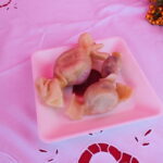 02.10.2022. Krajno-Parcele. Dzień Pieroga. Zwycięski „cukierek” przygotowany przez Koło Gospodyń Wiejskich Ekobaki z Cedzyny. / Fot. Marcin Marszałek - Radio Kielce