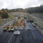 19.10.2022. Skomielna Biała. Budowa tunelu pod górą Luboń Mały na odcinku S7 Naprawa - Skomielna Biała / Fot. PAP - Grzegorz Momot