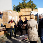 20.10.2022. Kielce. Przekazanie środków ochrony osobistej dla szpitali / Fot. Świętokrzyski Urząd Wojewódzki