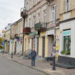 06.10.2022. Kielce. Montaż nowych latarni przy Placu Wolności / Fot. Piotr Kwaśniewski - Radio Kielce