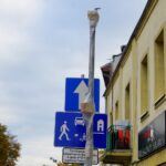 06.10.2022. Kielce. Montaż nowych latarni przy Placu Wolności / Fot. Piotr Kwaśniewski - Radio Kielce