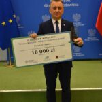 24.10.2022. Warszawa. Gala rozdania nagród w III edycji konkursu Ministerstwa Klimatu i Środowiska „Miasto z Klimatem – najlepszy zrealizowany projekt”. Na zdjęciu: Robert Jaworski - burmistrz Chęcin / źródło: Urząd Gminy i Miasta Chęciny