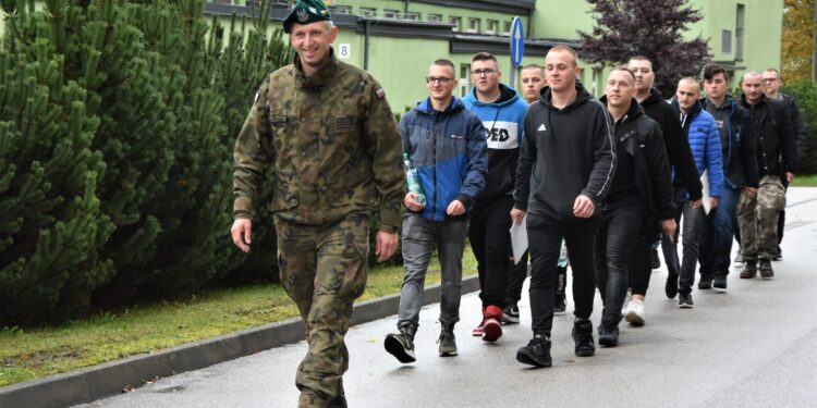 03.10.2022. Kielce. Bukówka. CPdMZ. Szkolenie w ramach dobrowolnej zasadniczej służby wojskowej / Fot. CPdMZ