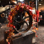 23.10.2022. Maleniec. Floryści przyozdobili maszyny. / Fot. Magdalena Galas-Klusek - Radio Kielce