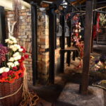 23.10.2022. Maleniec. Floryści przyozdobili maszyny. / Fot. Magdalena Galas-Klusek - Radio Kielce