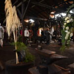 23.10.2022. Maleniec. Floryści przyozdobili maszyny. / Fot. Magdalena Galas-Klusek - Radio Kielce