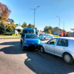 Kolizja na ożarowskim rondzie przy ulicy Kolejowej / Fot. KPP Opatów
