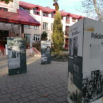 29.10.2022. Busko-Zdrój. Wystawa plenerowa „Pokolenie Baczyńskiego". / Fot. Marta Gajda-Kruk - Radio Kielce