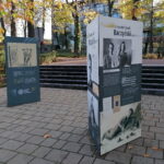 29.10.2022. Busko-Zdrój. Wystawa plenerowa „Pokolenie Baczyńskiego". / Fot. Marta Gajda-Kruk - Radio Kielce