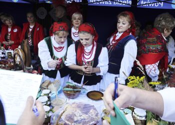 Pyszny II Festiwal Smaki Babiego Lata w Ciekotach - Radio Kielce