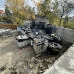 11.10.2022. Kielce. Ulica Prosta. Nielegalne wysypisko chemikaliów / Fot. Jarosław Kubalski - Radio Kielce