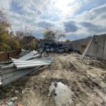 11.10.2022. Kielce. Ulica Prosta. Nielegalne wysypisko chemikaliów / Fot. Jarosław Kubalski - Radio Kielce