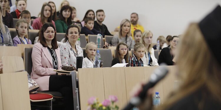 22.10.2022. Kielce. Inauguracja Uniwersytetu Dziecięcego Uniwersytetu Jana Kochanowskiego . Fot. Jarosław Kubalski - Radio Kielce