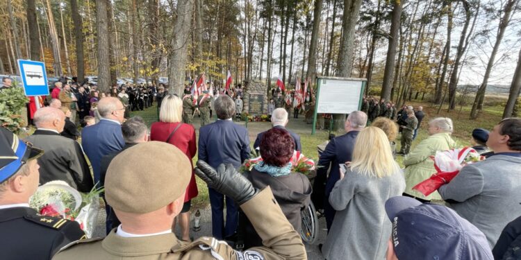 30.10.2022. Obchody 78. rocznicy zwycięskiej bitwy pod Chotowem / Fot. Jarosław Kubalski - Radio Kielce