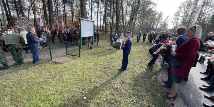 30.10.2022. Obchody 78. rocznicy zwycięskiej bitwy pod Chotowem / Fot. Jarosław Kubalski - Radio Kielce